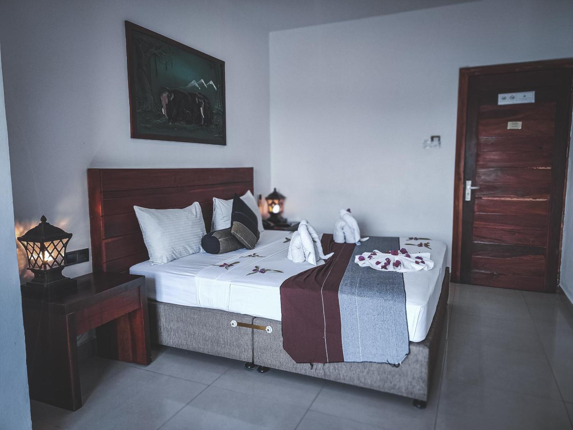 פינאוואלה Hotel Elephant Park - New Deal! Half Off Airport Pickups Available מראה חיצוני תמונה