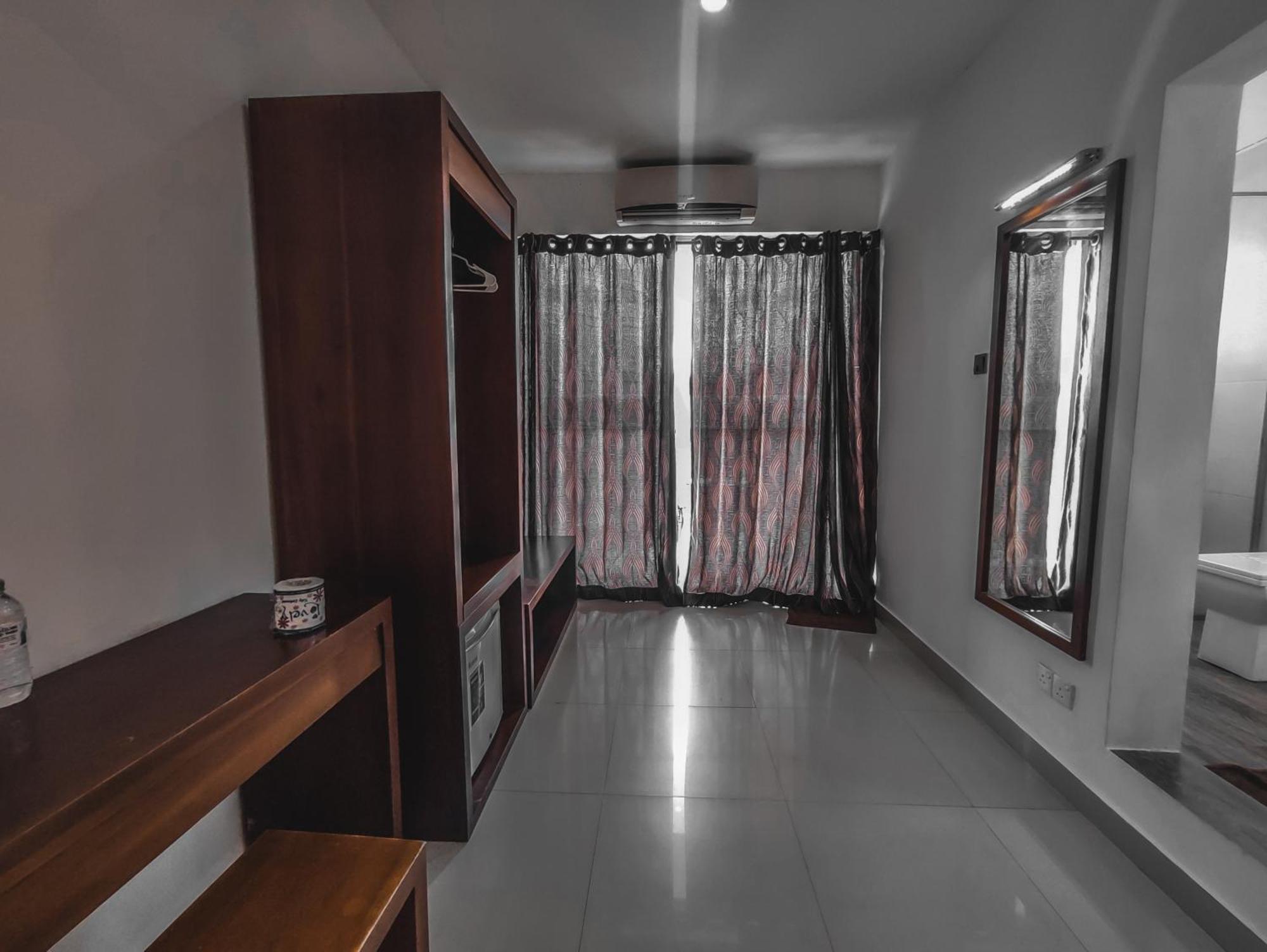 פינאוואלה Hotel Elephant Park - New Deal! Half Off Airport Pickups Available מראה חיצוני תמונה